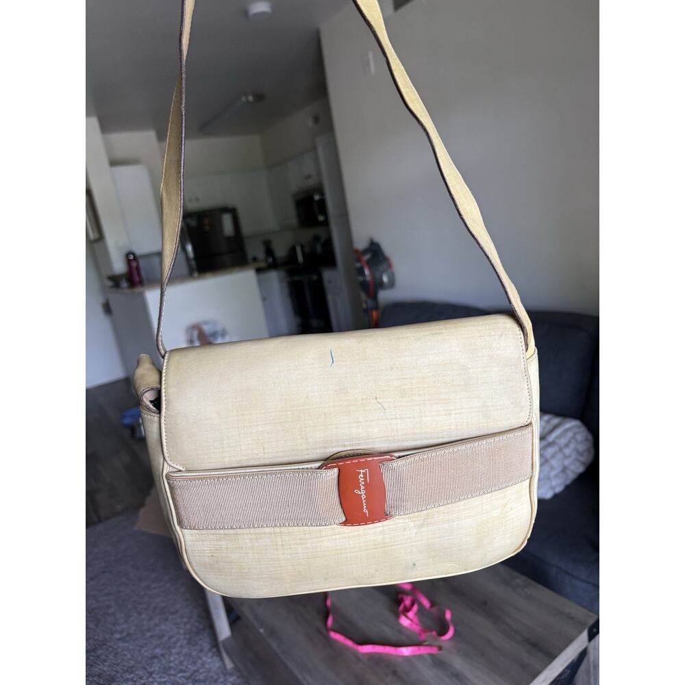 Vintage Salvatore Ferragamoβ Calfskin Leather Flap Shoulder Bag 90s Y2K Rare